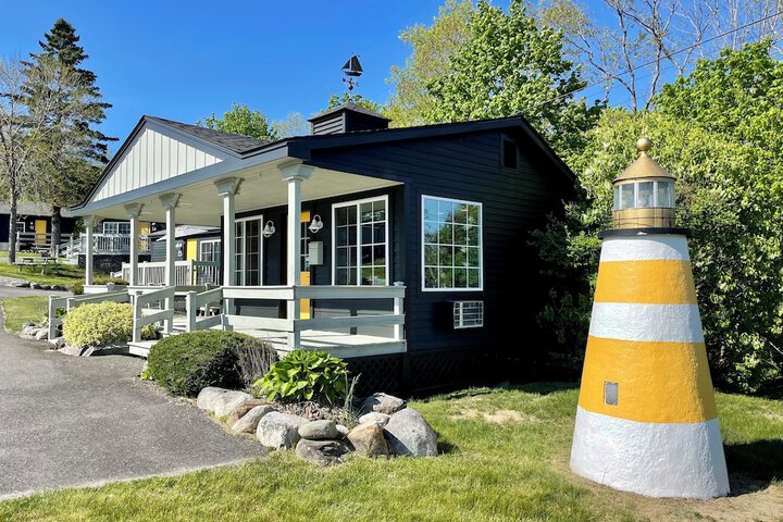Seascape Motel & Cottages