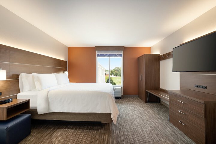 Holiday Inn Express Hotel & Suites Auburn - University Area by IHG