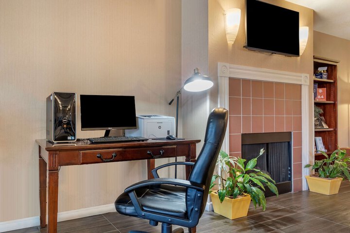 Business Center 48 of 48