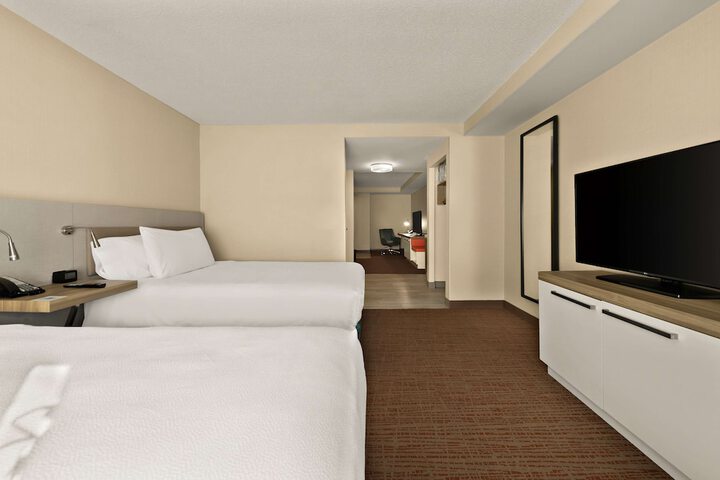 Room 27 of 54