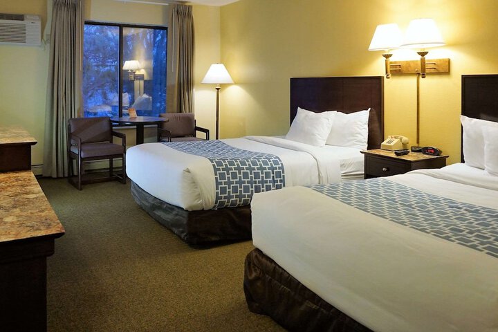 Room 9 of 30