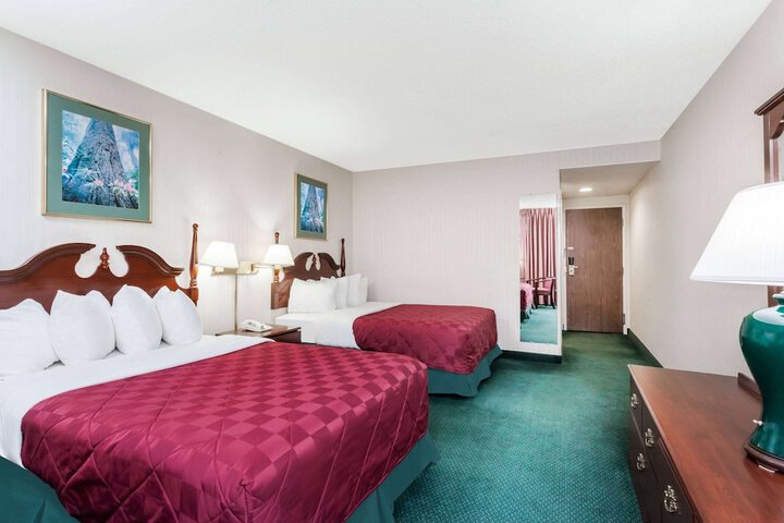 Room 9 of 30
