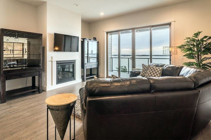 Seagate: Starboard coos Bay~premiere Property