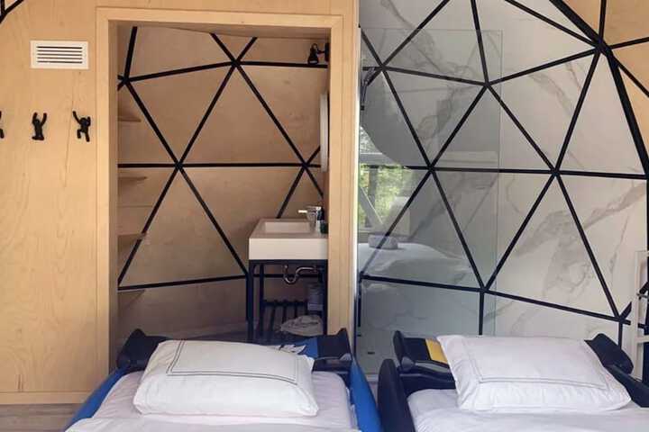 Room 201 of 325