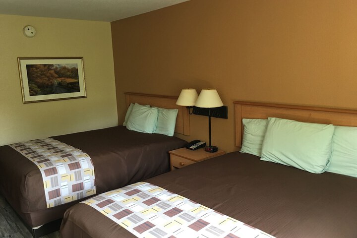 Room 33 of 35