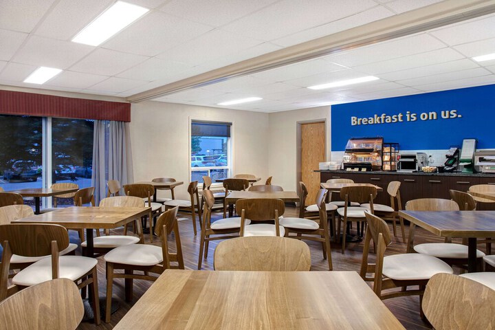 Days Inn by Wyndham Medicine Hat