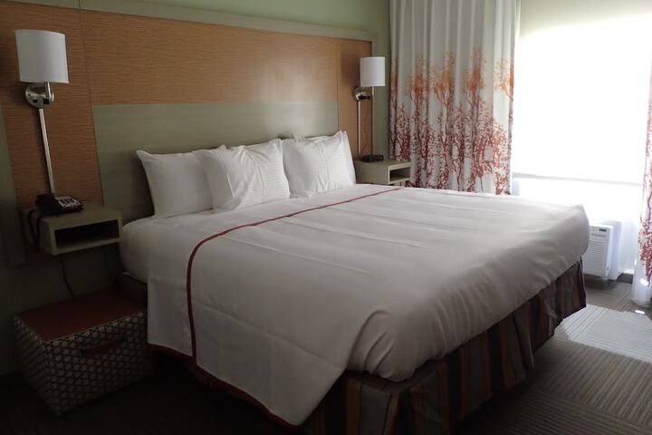 Room 14 of 32