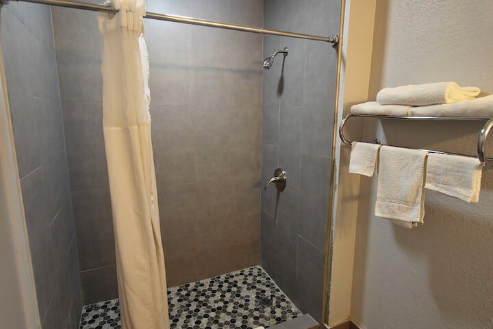 Room 7 of 17