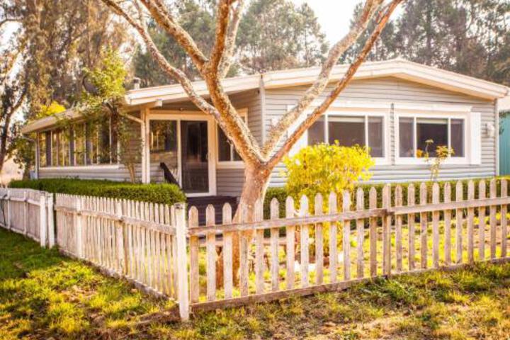 Cozy Country Cottage in Sebastopol Cottage
