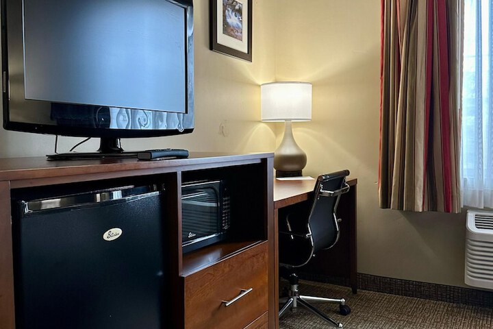 Room 62 of 83