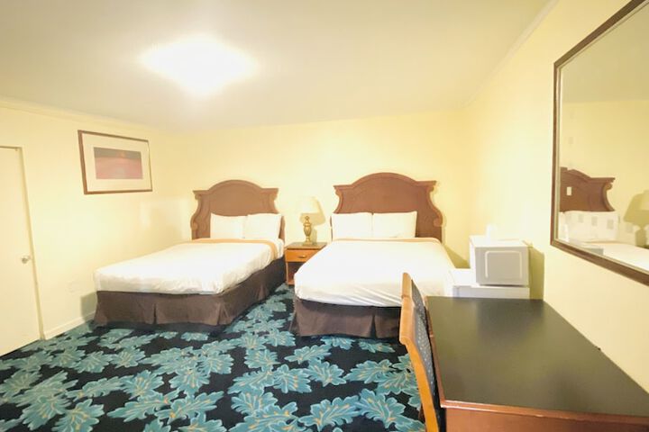 Room 25 of 27
