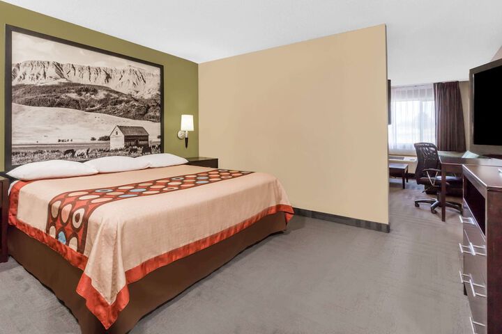Room 12 of 38