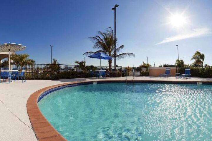 Holiday Inn Express Hotel & Suites Lake Okeechobee by IHG