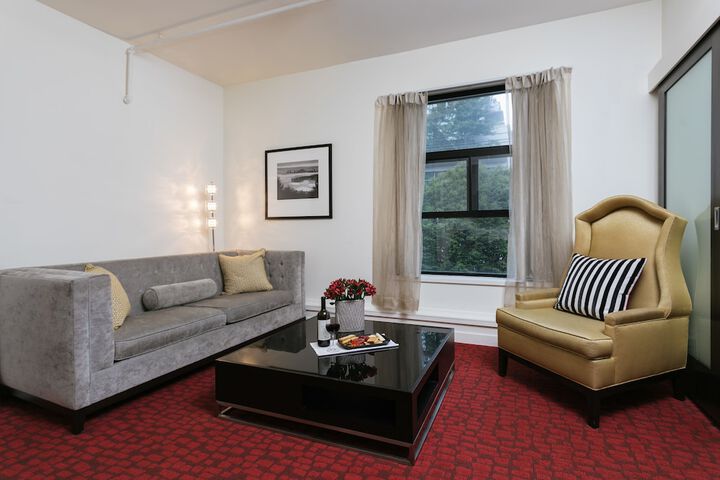 Room 8 of 32