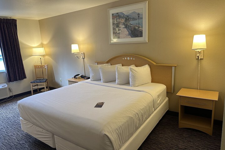 Baymont by Wyndham Lawrenceburg