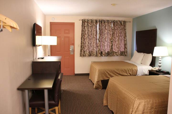 Room 12 of 32