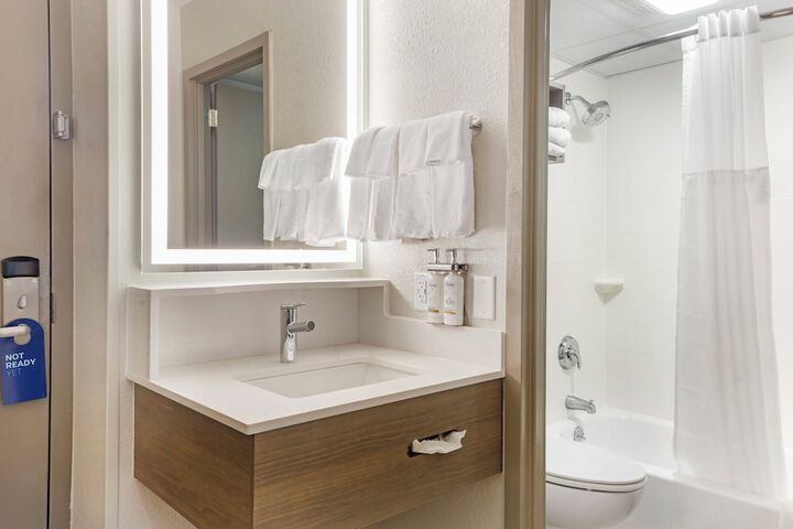 Holiday Inn Express Hyannis Cape Cod by IHG
