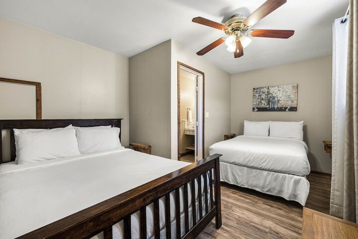 Room 30 of 65