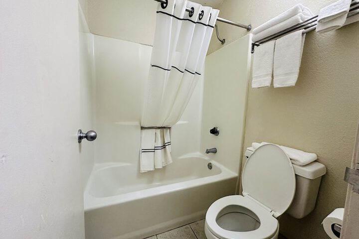 Room 7 of 25