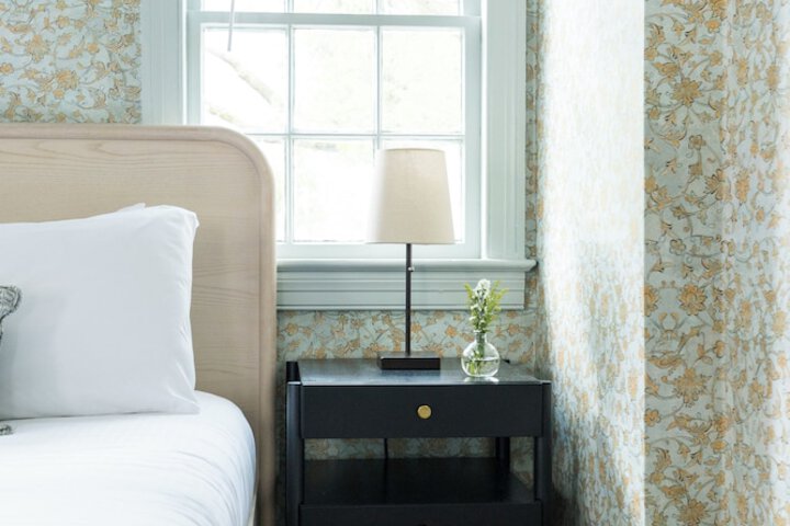 Room 74 of 292