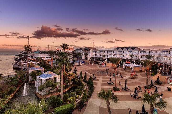 Kemah Boardwalk Inn