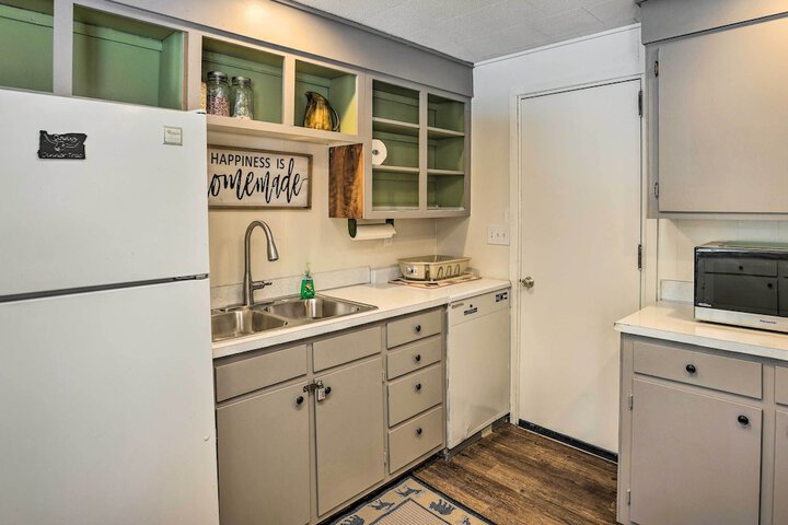 Private La Pine Cabin Rental: 30 Mi to Bend!
