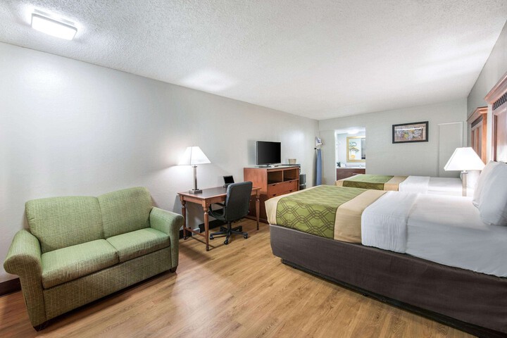 Room 12 of 16