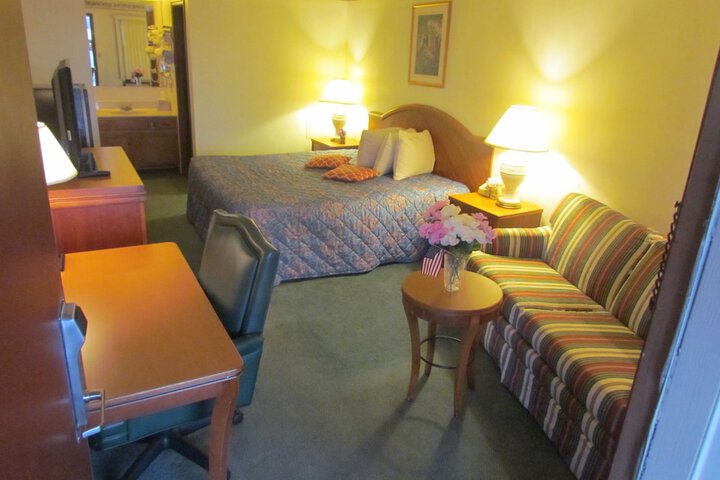 Room 8 of 11