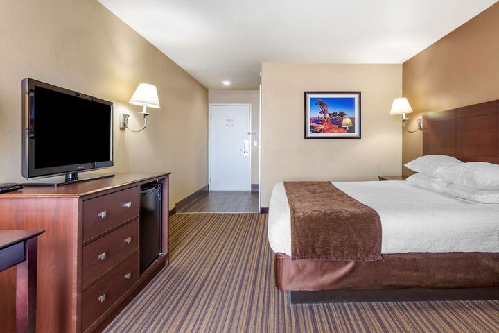 Room 21 of 36