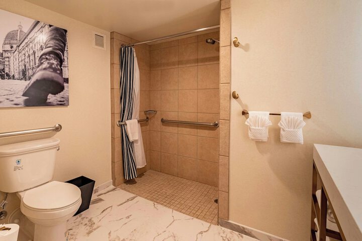 Room 32 of 52