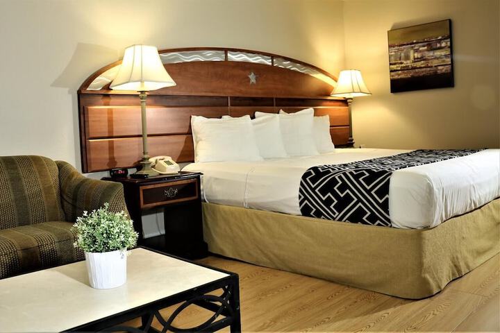 Room 12 of 20