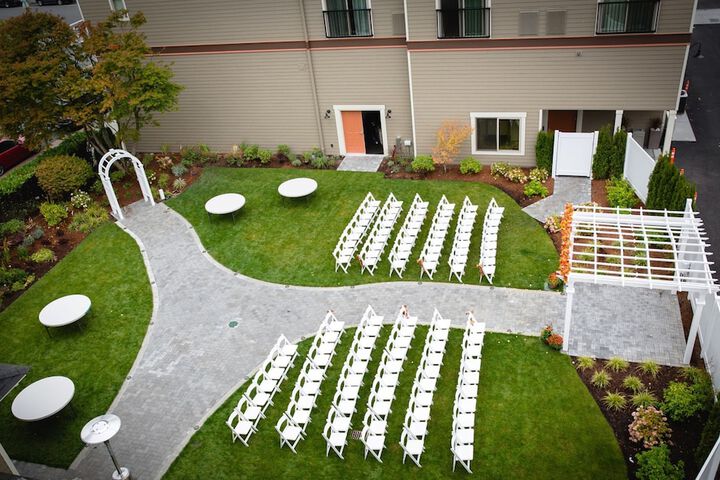 Majestic Inn & Spa