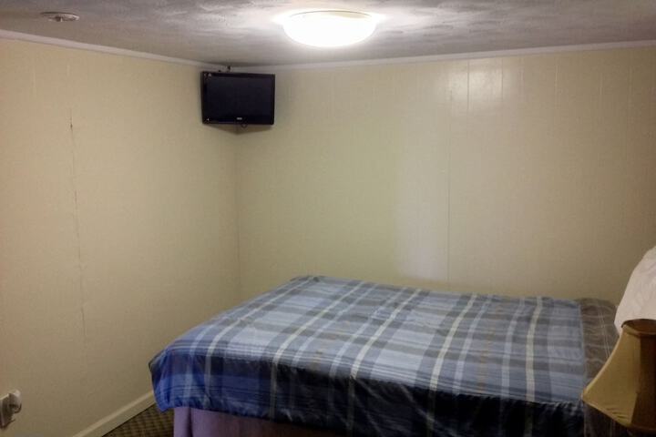 Room 32 of 38