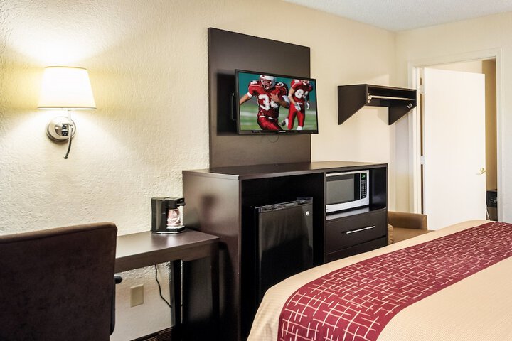 Room 16 of 28