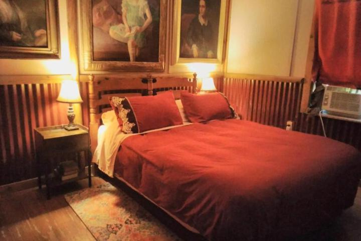 La Loma del Chivo Llc - The museum room