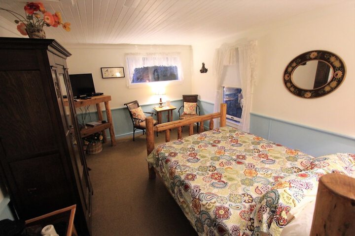 Alexanders Lodge