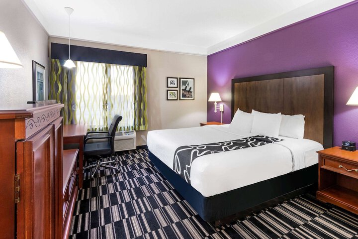 Room 10 of 40
