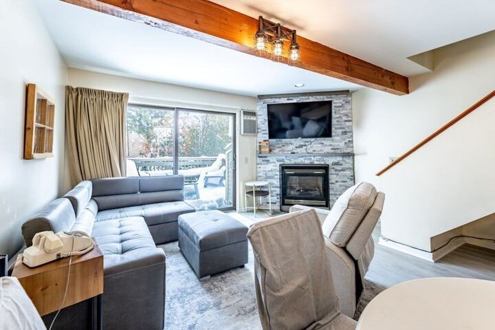 Telemark 5 4 Bedroom Condo by RedAwning