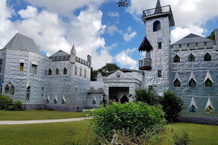 Oaak Tree Hotel