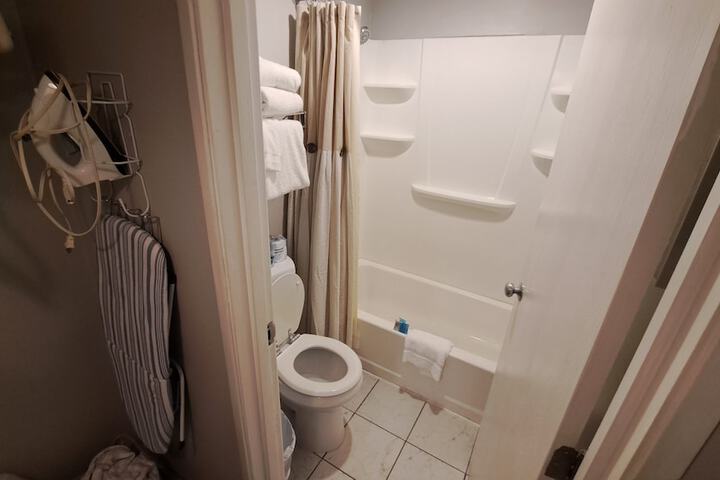 Room 100 of 159