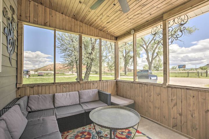 Idyllic Gem: Screened Porch 1 / 2 Mi to River!