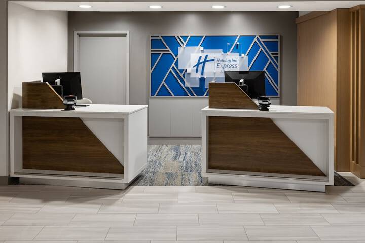 Hotel 3 of 65