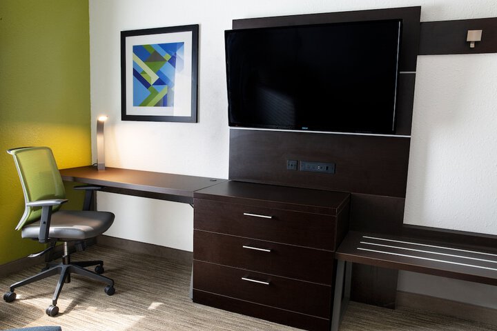 Room 9 of 47