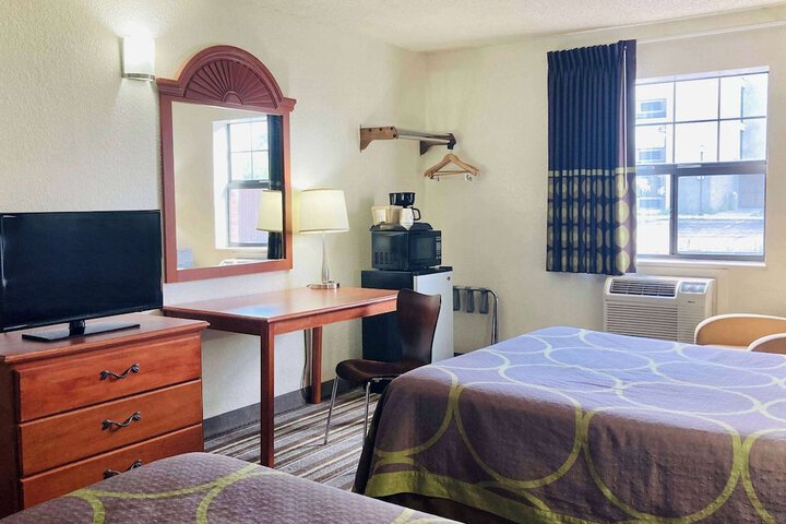 Super 8 by Wyndham Colorado Springs / Afa Area