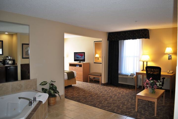 Room 25 of 38