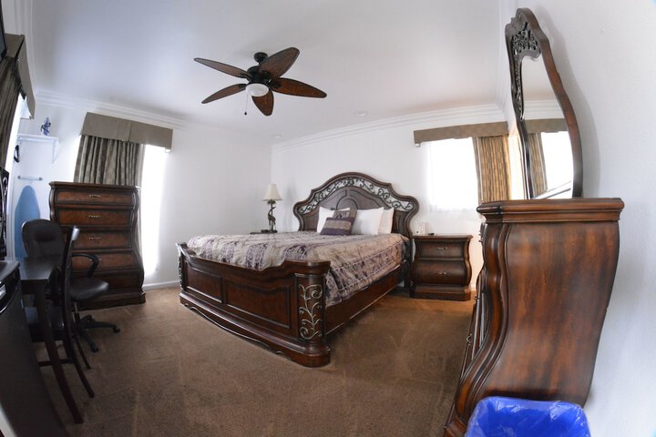 Room 35 of 65