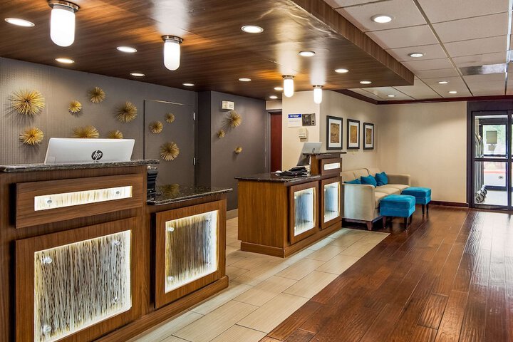 Hotel Interior 7 of 34