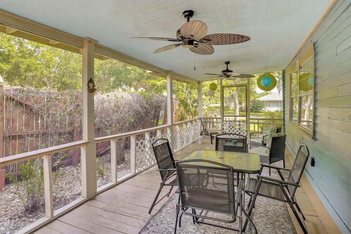 Lake Wales Vacation Rental w / Screened-in Porch!