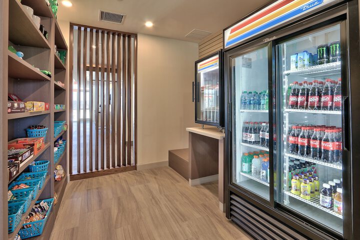 Holiday Inn Express & Suites Roswell by IHG