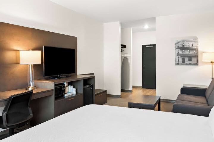Room 33 of 75
